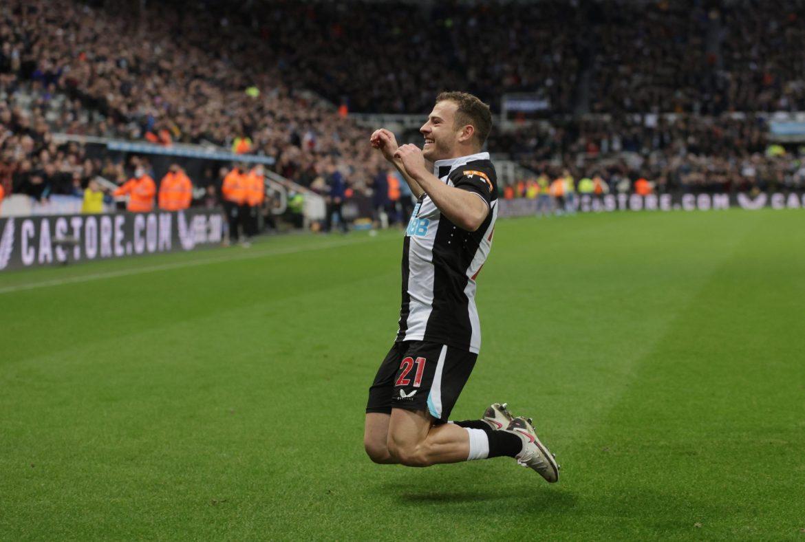Everton: Dyche adds Fraser to his wish list
